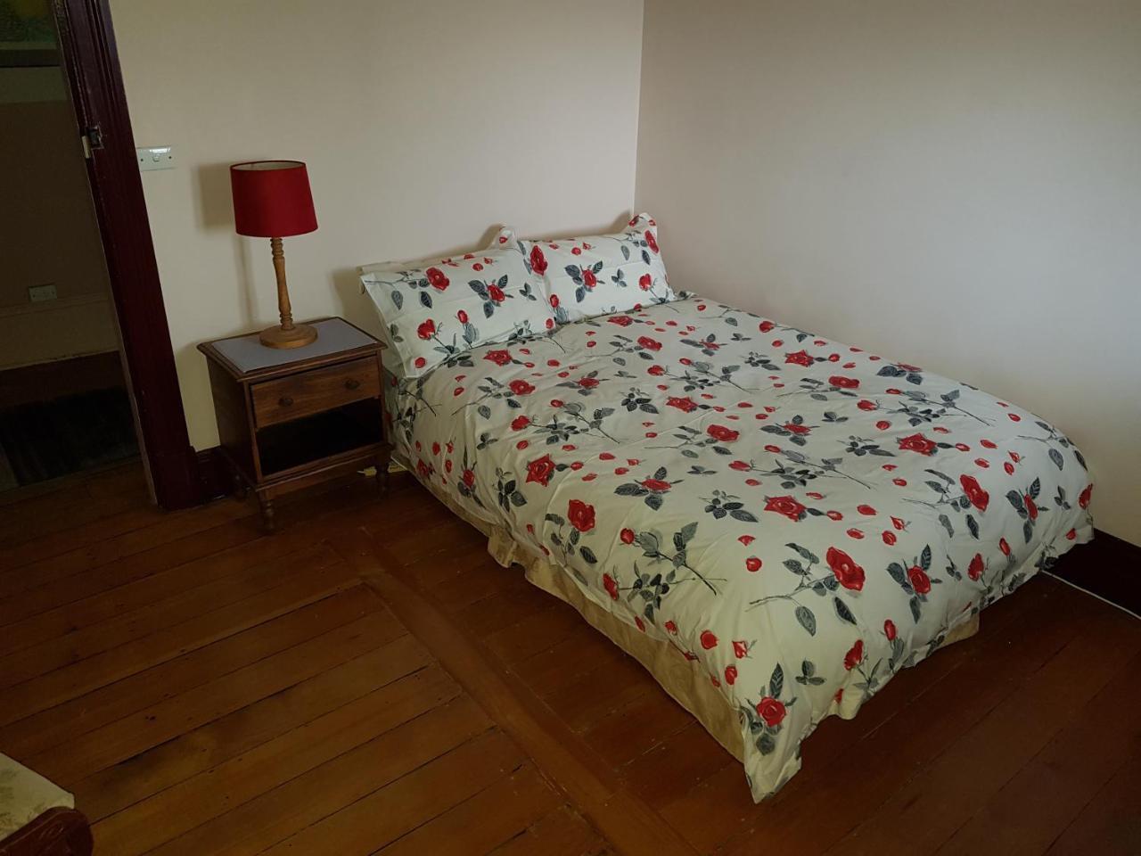 Holmhurst Guest House 배서스트 외부 사진