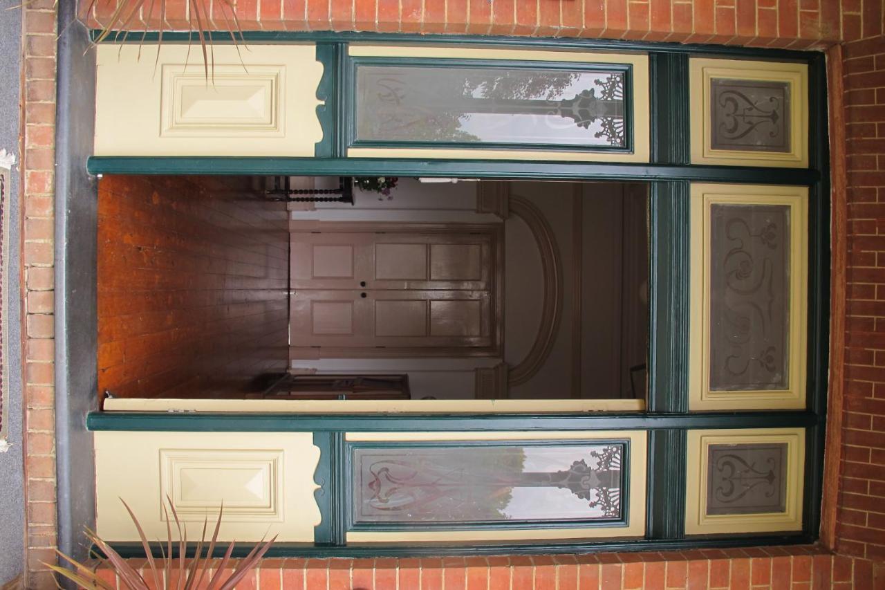 Holmhurst Guest House 배서스트 외부 사진