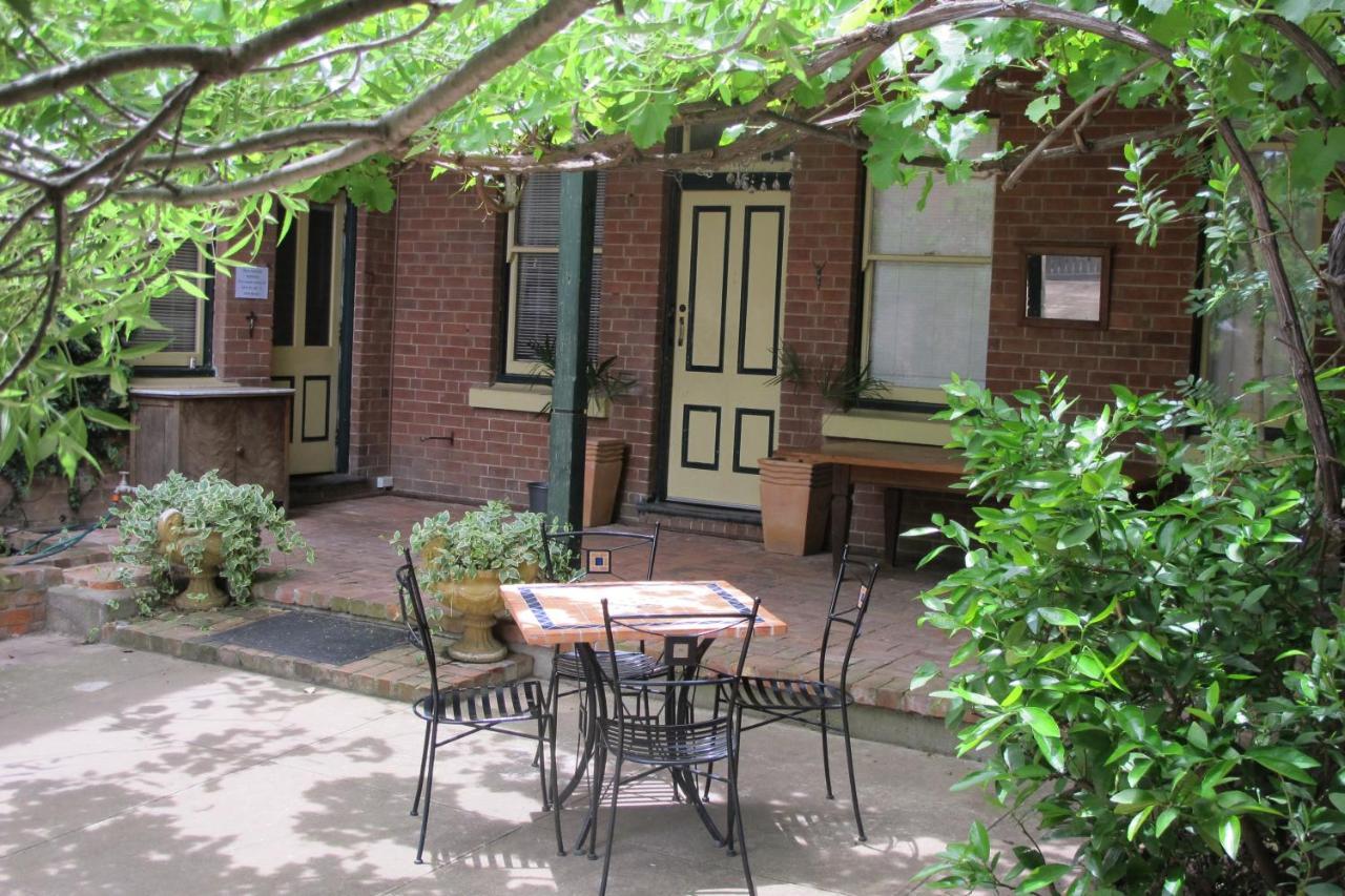Holmhurst Guest House 배서스트 외부 사진