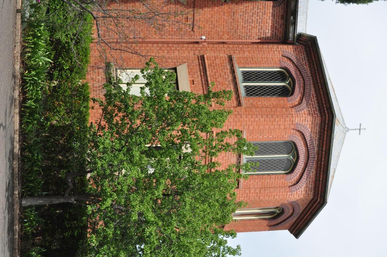 Holmhurst Guest House 배서스트 외부 사진